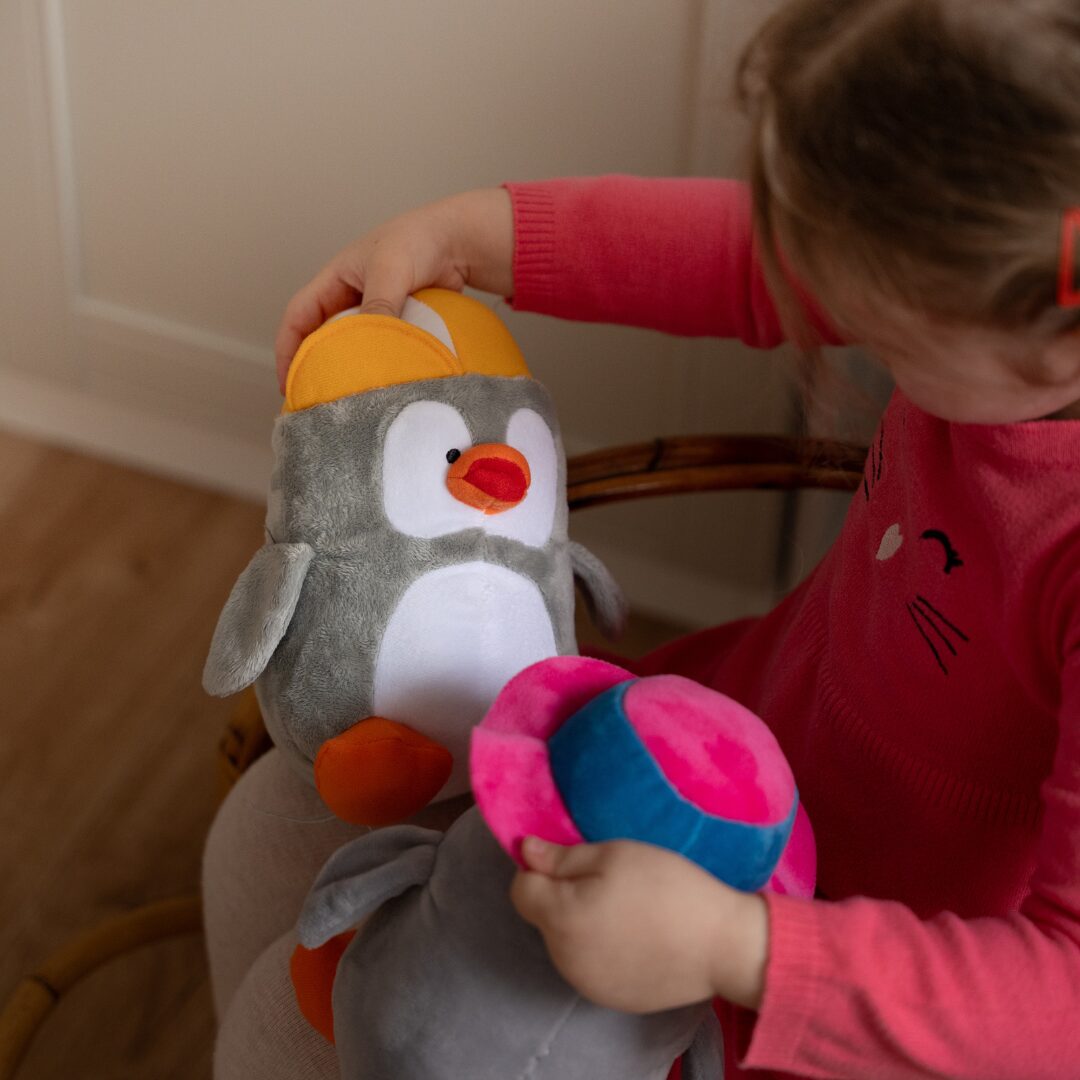 paediprotect-pauli-gelb-pinguin-kuscheltier image 5