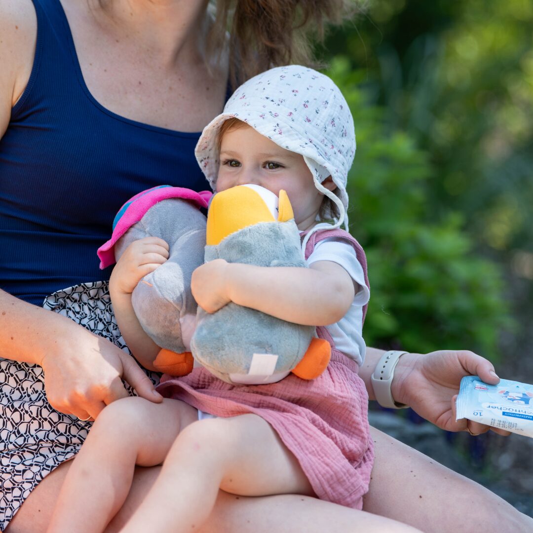 paediprotect-pauli-gelb-pinguin-kuscheltier image 4