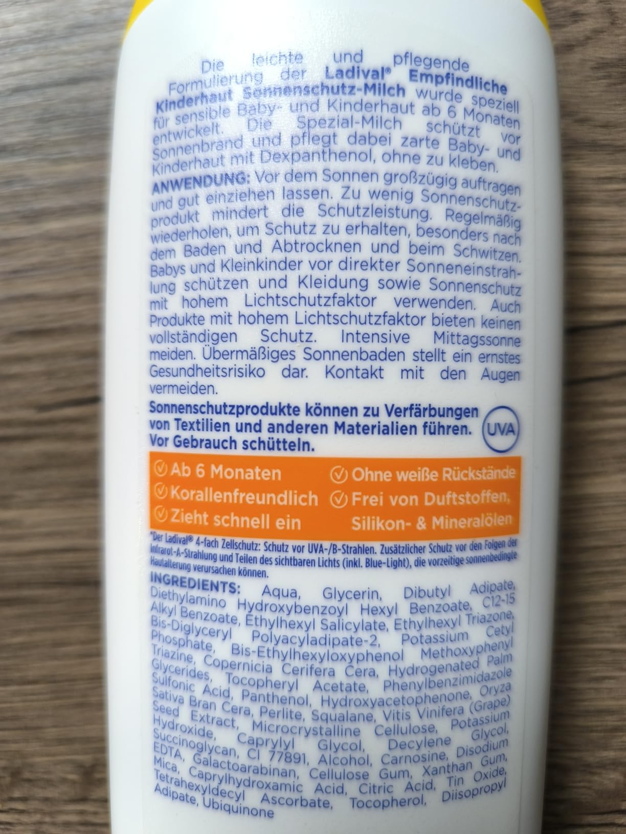 Klebt etwas